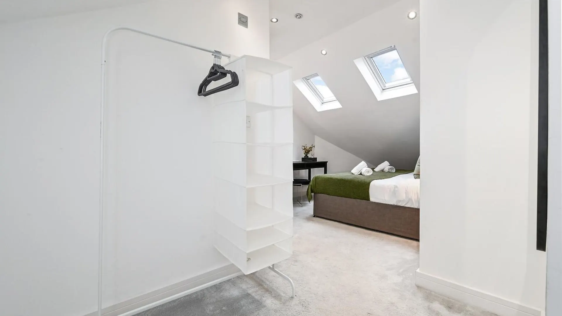 Family 1 Bed Apt Near Cardiff City Centre, Free Parking, Quiet, Secure Neighbourhood