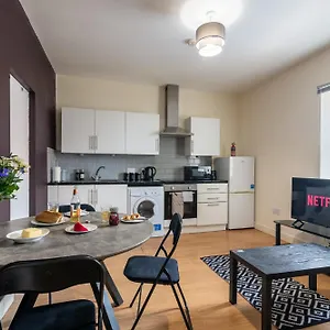 Apartment Cozy One Bedroom - Centre, Cardiff